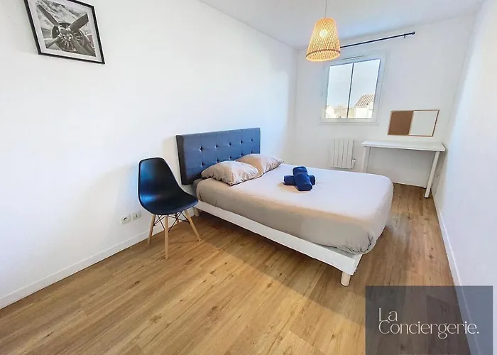 Holiday home La Maison Foucault -jardin Chu Futuroscope